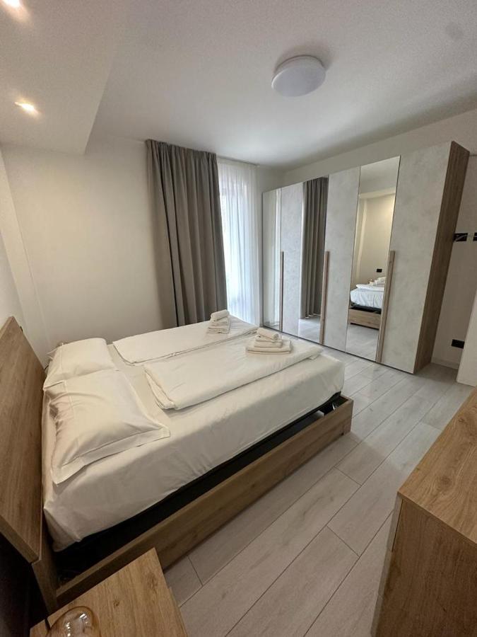 Cavour Apartment Center Bardolino Exterior photo